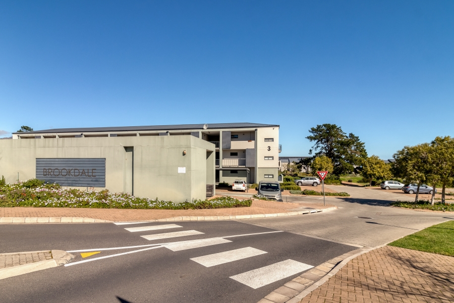 2 Bedroom Property for Sale in Somerset Lakes Western Cape